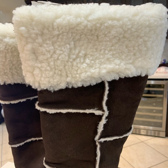 Winter Boots - Picture 3 of 16